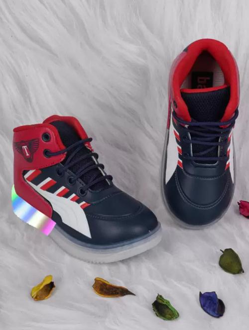 boys lace up sneakers - 21674864 - Very Small Image - 1