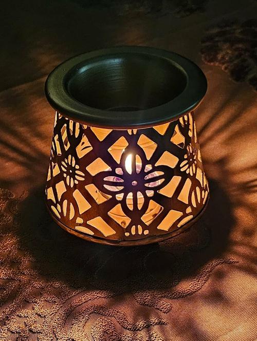 decorative moroccan style lantern with aroma diffuser - 21676891 - Very Small Image - 1