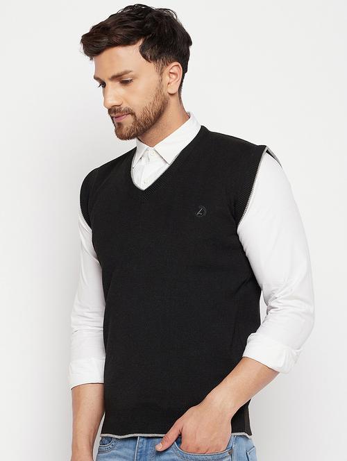 men v-neck solid pullover - 21676915 - Very Small Image - 1