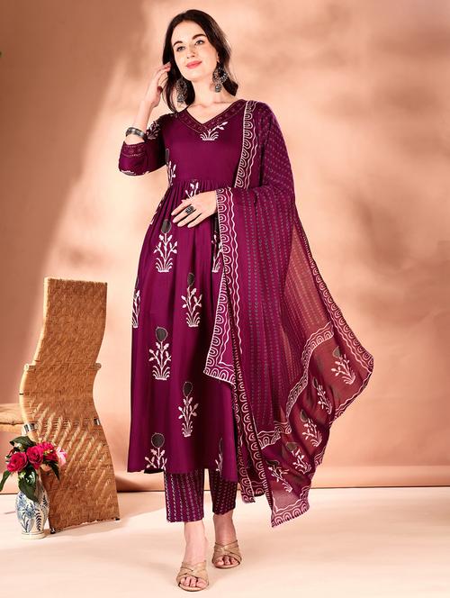 women three quarter sleeve kurta pant with dupatta set - 21679091 - Very Small Image - 1