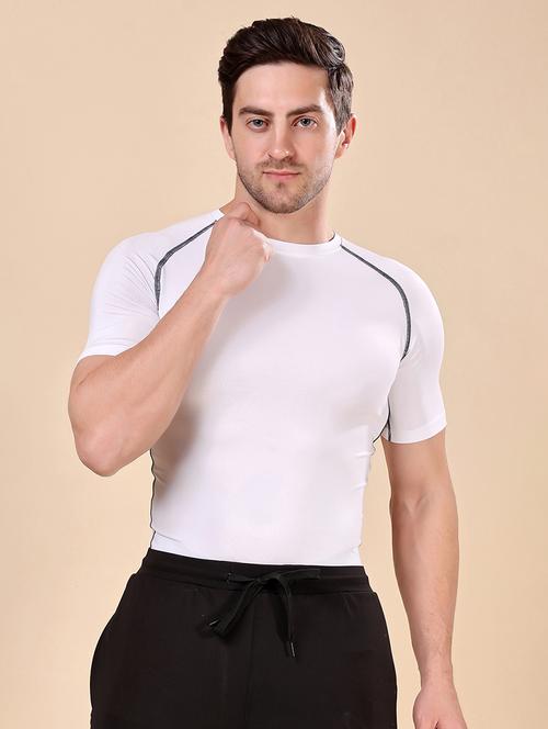 men round neck solid t-shirt - 21685588 - Very Small Image - 1