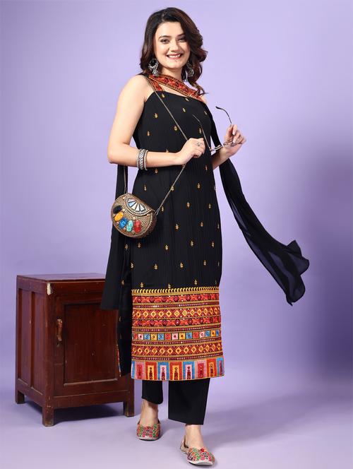 women black sleeveless kurta pant with dupatta set - 21685901 - Very Small Image - 1