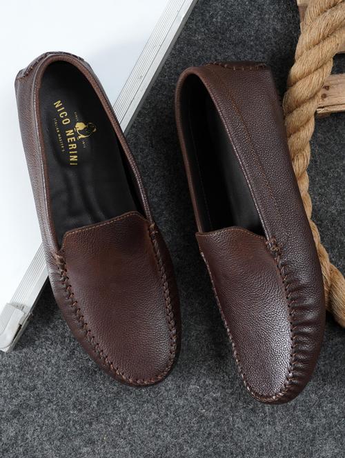 men solid slip on loafers - 21689965 - Very Small Image - 1