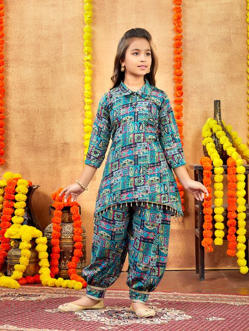 girls printed shirt collar neck patiyala suit set - 21694889 - Very Small Image - 1