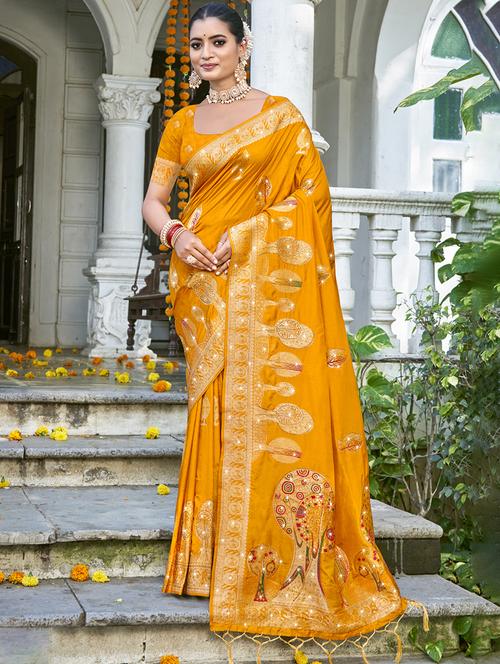 women self design banarasi saree with blouse - 21697826 - Very Small Image - 1