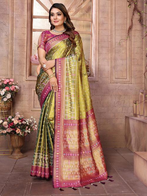 women self design banarasi saree with blouse - 21712897 - Very Small Image - 1