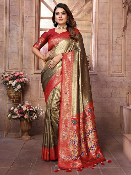women self design banarasi saree with blouse - 21712937 - Very Small Image - 1