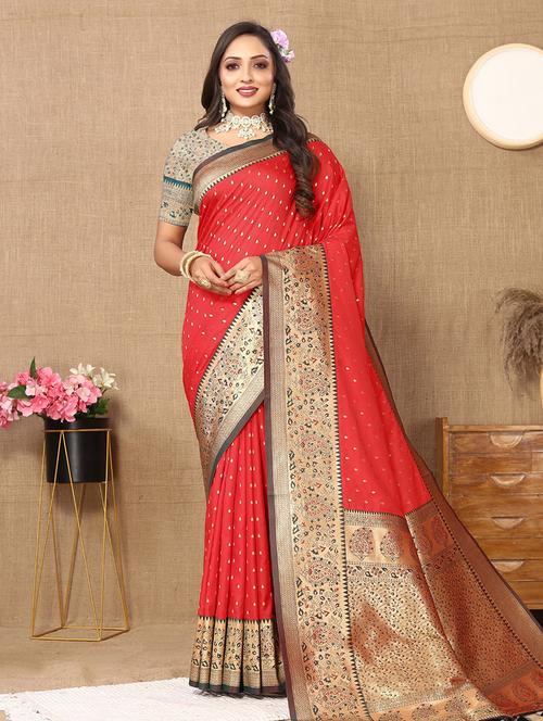 women self design banarasi saree with blouse - 21713081 - Very Small Image - 1