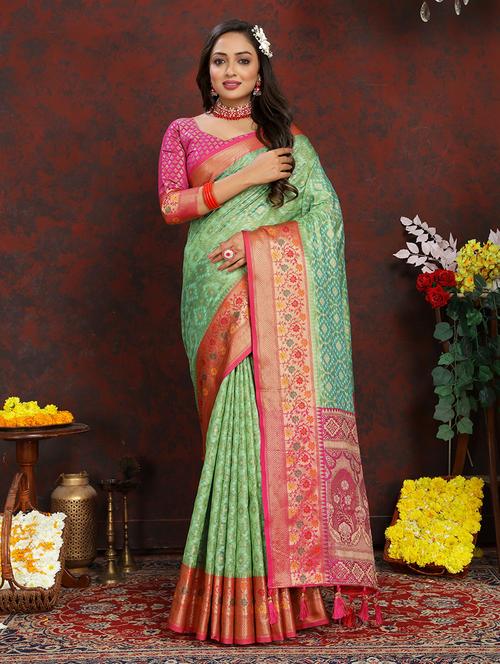 women self design banarasi saree with blouse - 21713114 - Very Small Image - 1