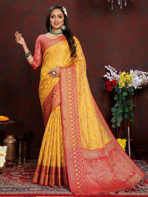 women self design banarasi saree with blouse - 21713124 - Very Small Image - 1