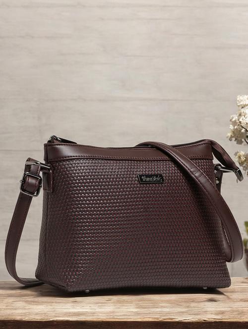women textured sling bag - 21716992 - Very Small Image - 1