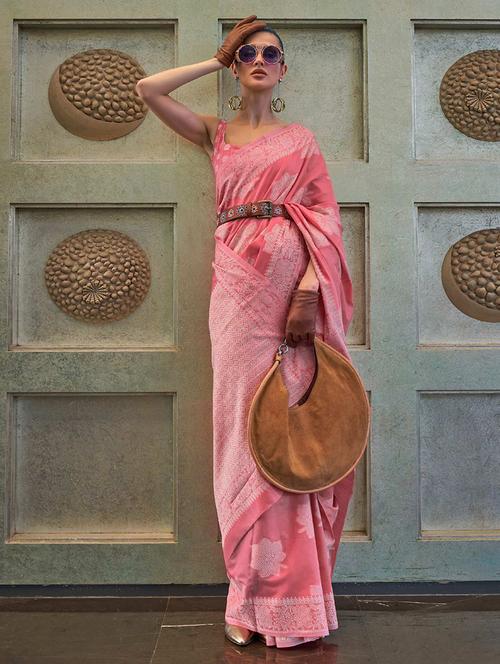 women self design banarasi saree with blouse - 21723854 - Very Small Image - 1