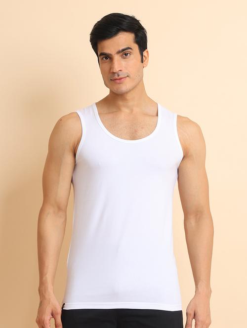 men round neck solid vest - 21724356 - Very Small Image - 1