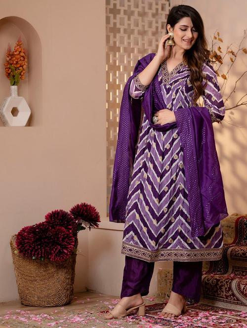 women chevron v neck kurta pant set with dupatta - 21732225 - Very Small Image - 1
