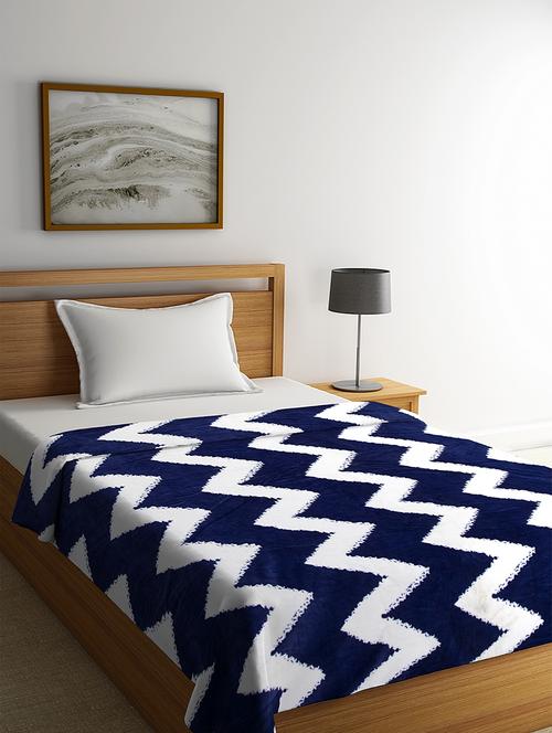 microfibre mild winter abstract printed comforter blanket light weight - 21733739 - Very Small Image - 1