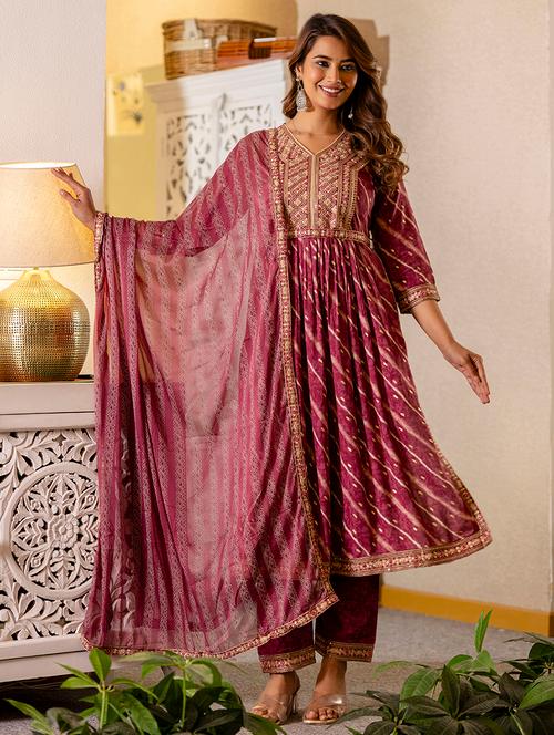 women three quarter sleeve kurta pant with dupatta set - 21747206 - Very Small Image - 1