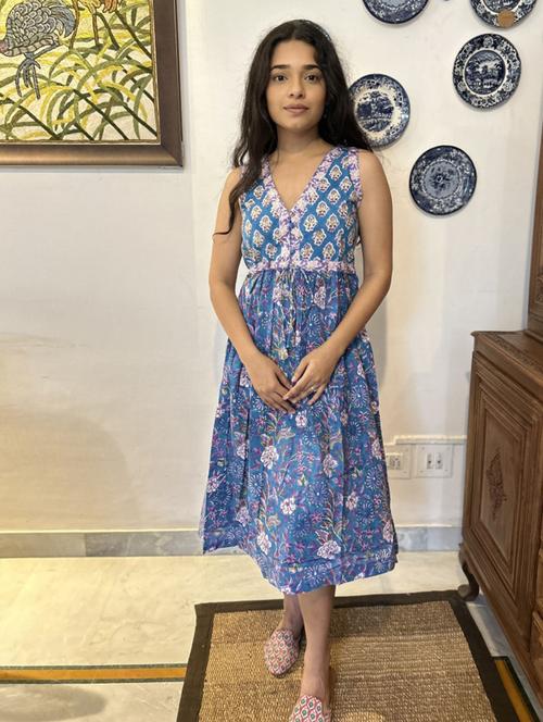 women printed sleeveless a-line ethnic dress - 21784908 - Very Small Image - 1
