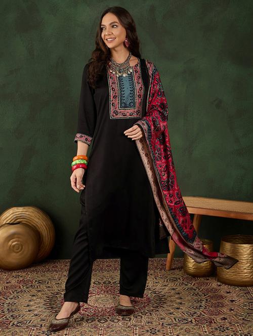 women three quarter sleeve kurta pant with dupatta set - 21785582 - Very Small Image - 1