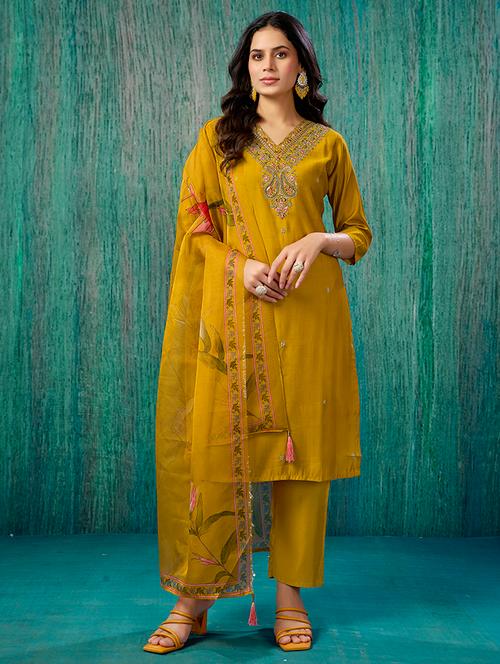 women three quarter sleeve kurta pant with dupatta set - 21785667 - Very Small Image - 1