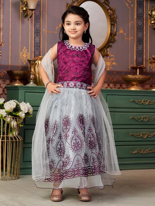 girls embroidered sleeveless lehenga choli - 21786548 - Very Small Image - 1