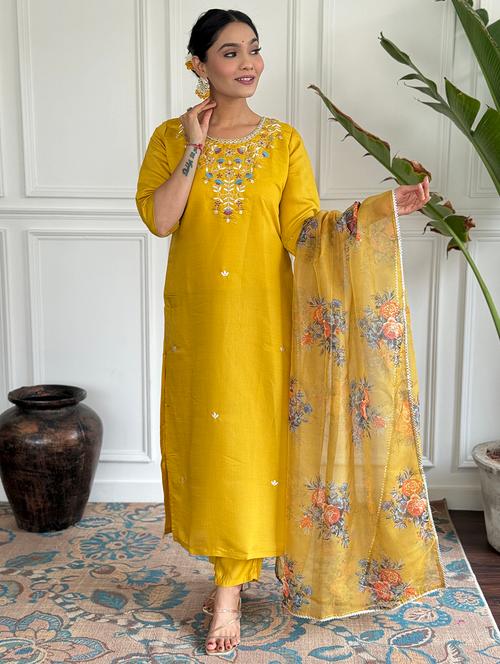 women three quarter sleeve kurta pant with dupatta set - 21796511 - Very Small Image - 1