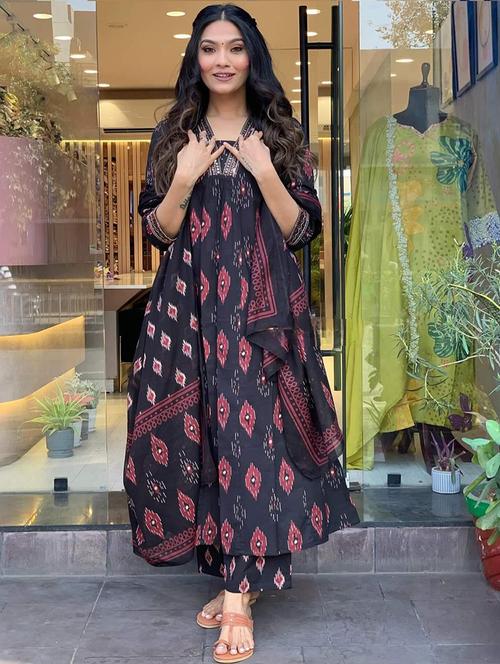 women three quarter sleeve kurta pant with dupatta set - 21796937 - Very Small Image - 1