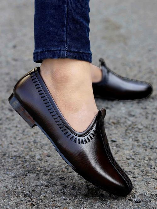 men brown slip on mojari - 21853584 - Very Small Image - 1