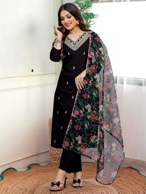 women three quarter sleeve kurta pant with dupatta set - 21866101 - Very Small Image - 1
