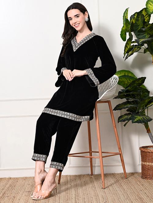 women lace detailed bell sleeves kurta and pant set - 21899122 - Very Small Image - 1