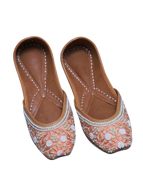 women handmade embroidered punjabi jutti - 21904360 - Very Small Image - 1