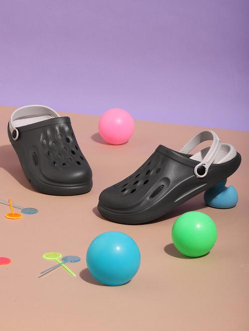 kids black solid clog - 21904881 - Very Small Image - 1