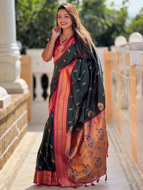 women self design paithani saree with blouse - 21905781 - Very Small Image - 1