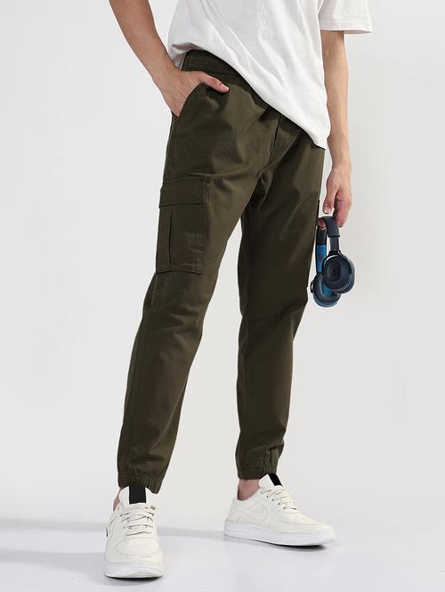 men olive solid low rise regular fit jogger - 21933717 - Very Small Image - 1