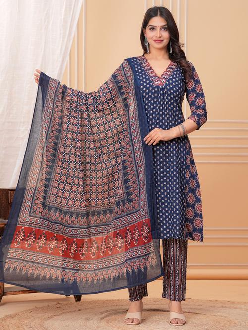 women three quarter sleeve kurta pant with dupatta set - 21948502 - Very Small Image - 1