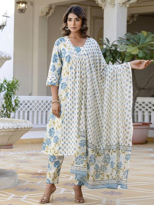 women three quarter sleeve anarkali kurta pant with dupatta set - 21956188 - Very Small Image - 1