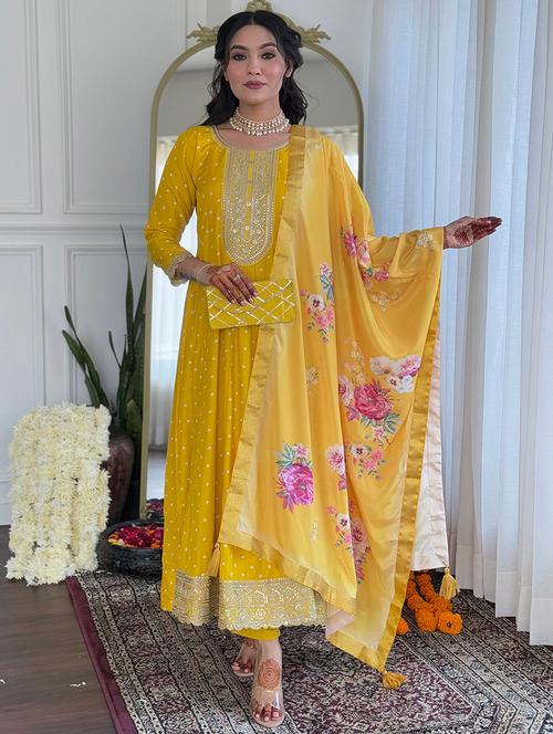 women three quarter sleeve kurta pant with dupatta set - 21961674 - Very Small Image - 1