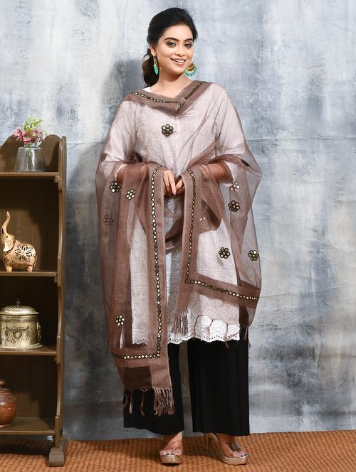 women solid with work embroidered dupatta - 21965699 - Very Small Image - 1