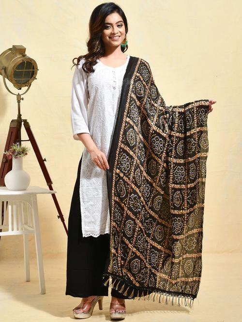 women black bandhani printed dupatta - 21965771 - Very Small Image - 1