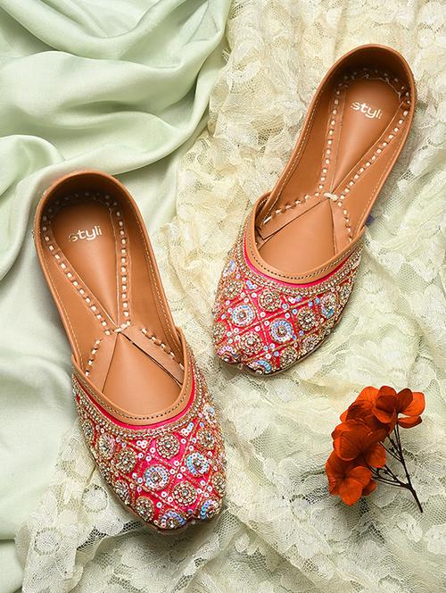 women pink embellished slip on juti - 21970879 - Very Small Image - 1