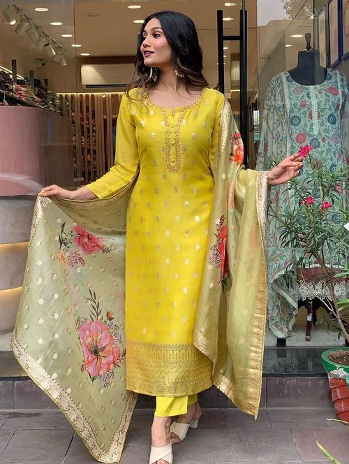 women self design three quarter sleeve kurta pant with dupatta set - 21989899 - Very Small Image - 1