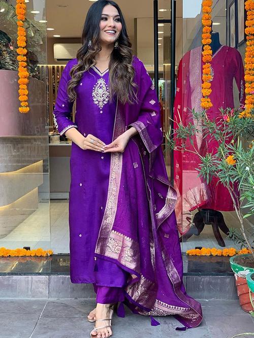 women embroidered kurta and pant with dupatta - 21995252 - Very Small Image - 1