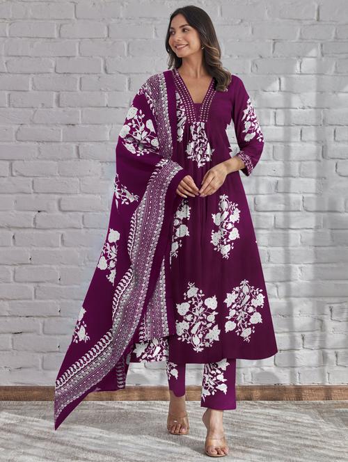 women floral three quarter sleeve kurta pant with dupatta set - 21997217 - Very Small Image - 1