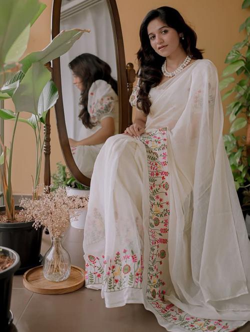 women white embroidered boardered handloom saree with blouse - 22004999 - Very Small Image - 1