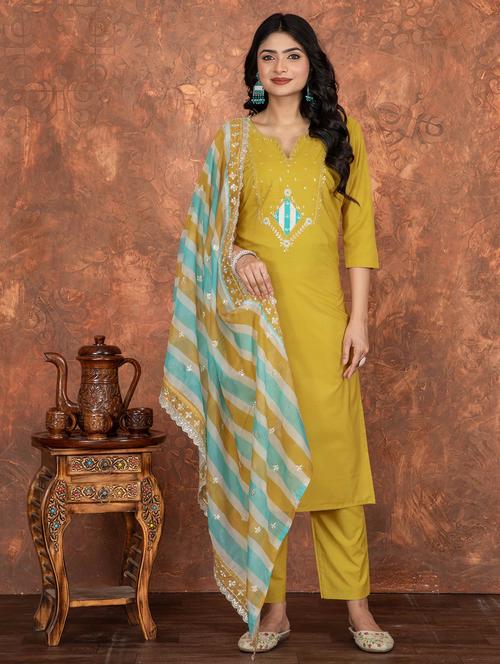 women embroidered three quarter sleeve kurta pant with dupatta set - 22009488 - Very Small Image - 1