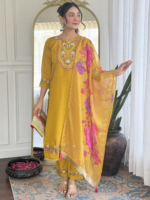 women embroidered three quarter sleeve kurta pant with dupatta set - 22011277 - Very Small Image - 1