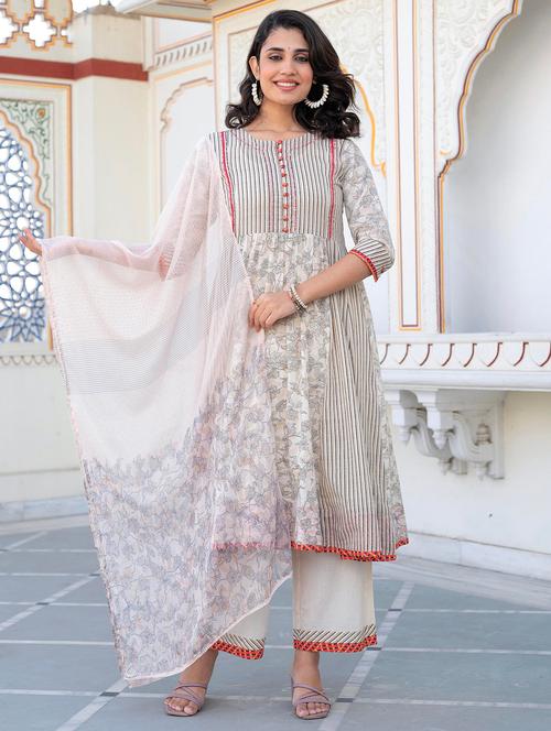 women three quarter sleeve kurta pant with dupatta set - 22014570 - Very Small Image - 1