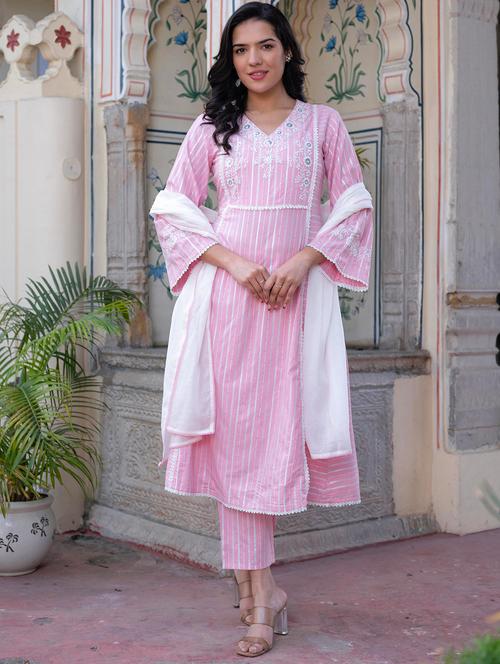 women three quarter sleeve kurta pant with dupatta set - 22014577 - Very Small Image - 1