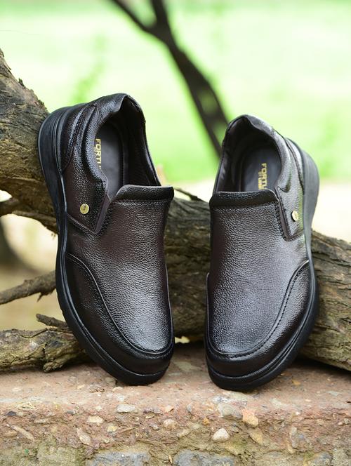 men solid slip on formal shoes - 22029255 - Very Small Image - 1