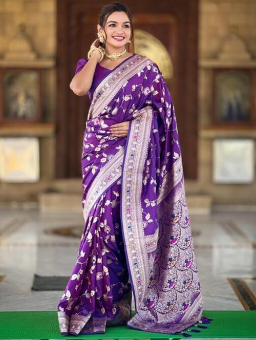 women self design banarasi saree with blouse - 22041607 - Very Small Image - 1