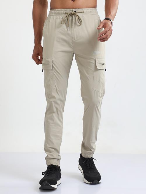 men solid mid rise regular fit cargo - 22052361 - Very Small Image - 1